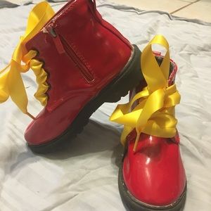 Red combat boots for kids